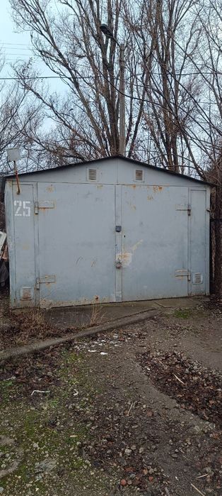 Продам гараж по улице Истомина