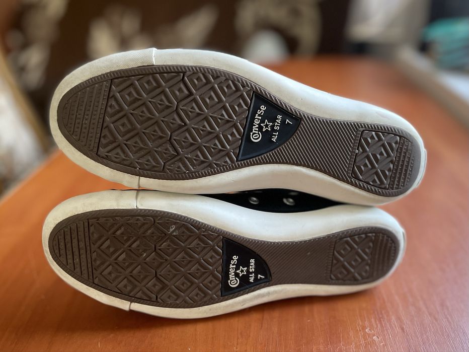 Converse skóra r. 38