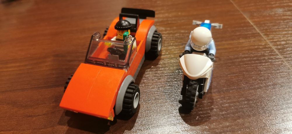 lego city policja poscig za samochodem.