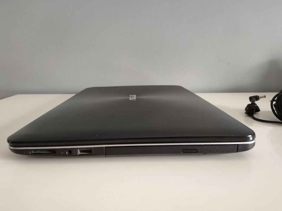 Portátil ASUS X555L i7 8gb RAM 250gb SSD
