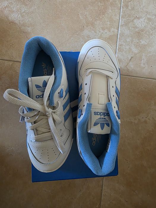 Ténis Adidas rivalry low j