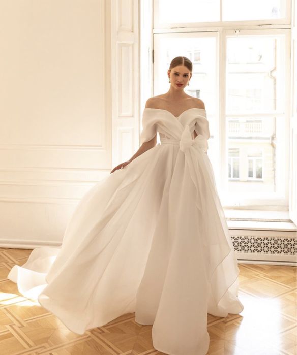 Suknia Ślubna z gorsetem i trenem