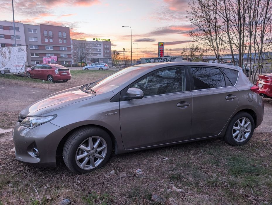 Toyota Auris Hybrid