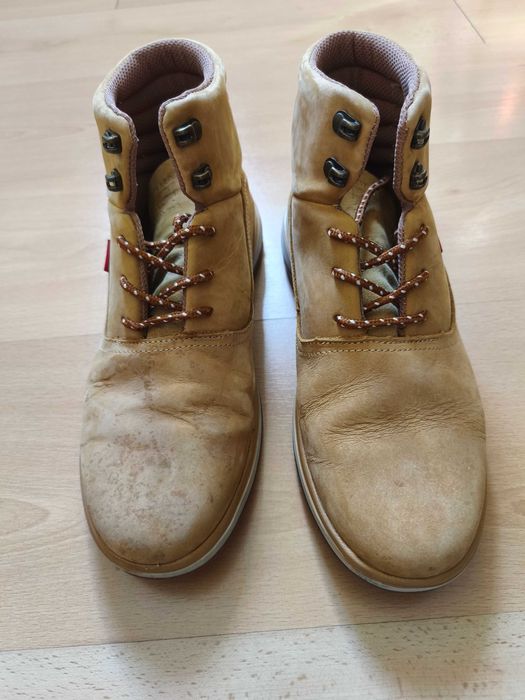 Vendo botas Levi's
