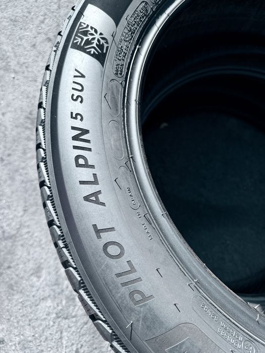 235 55 19 Michelin Pilot Alpin 5 85% 2022 Шини Зима