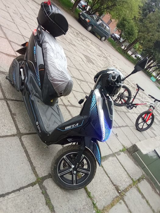 Електро скутер  випущений у 2025 році.  продам 2000кв .72 V