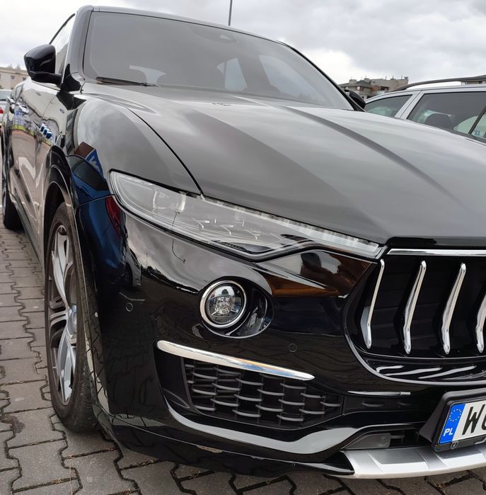 Pranie tapicerki, polerowanie reflektorów z dojazdem, ozonowanie