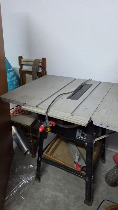 Serra eletrica com mesa, potente e de alta precisão.  Nova custa 590€