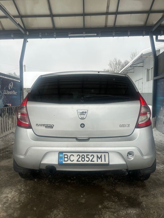 Авто в нормальному робочому стані , решта по тел чи при зустрічі