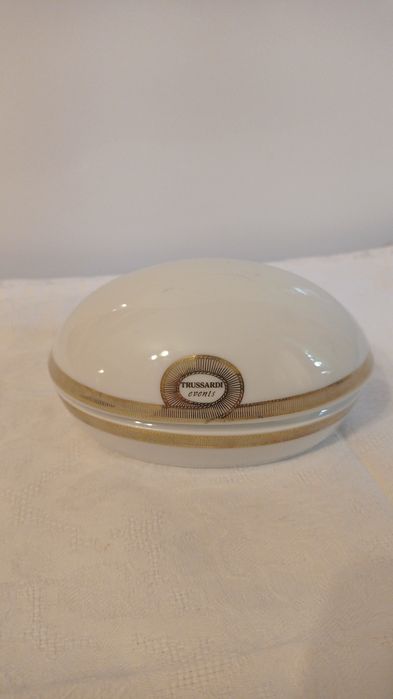 Porcelanowa szkatułka Trusarrdi