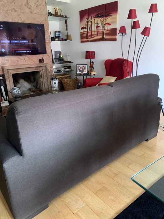 Sofá em tecido semi-novo