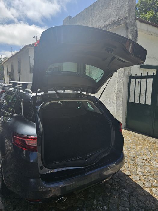 Renault Mégane 1.5 dCi Sports Tourer 115cv Full Extras (Teto de Abrir e Ecrã Grande)