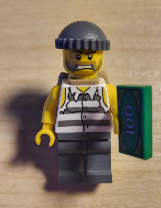 LEGO figurka złodzieja (mięśniak)