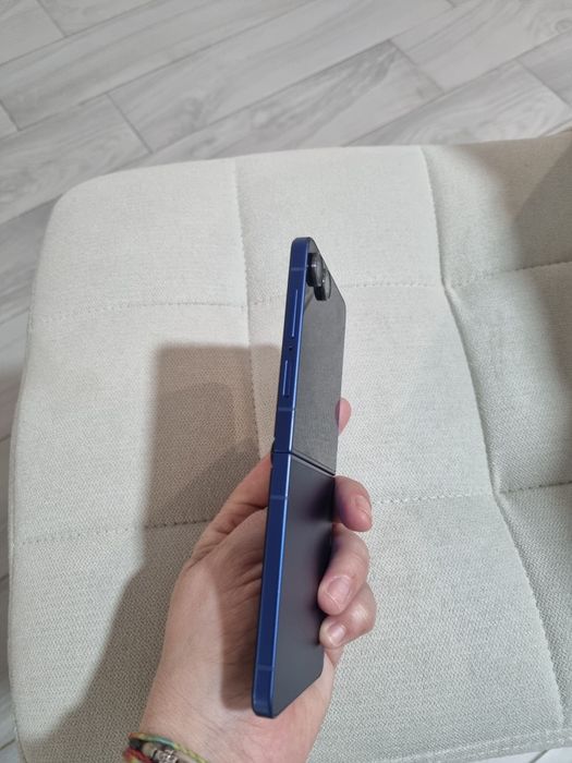 Samsung ZFlip 7 - 256 GB