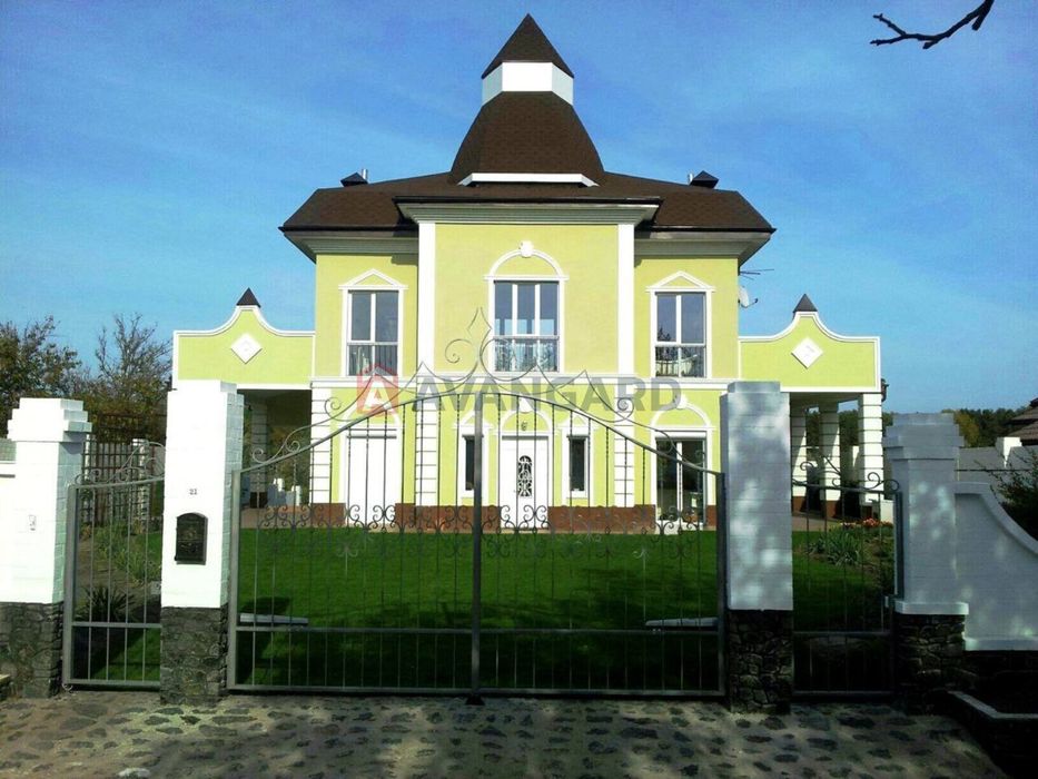Комфортабельний особняк в Дахнівці