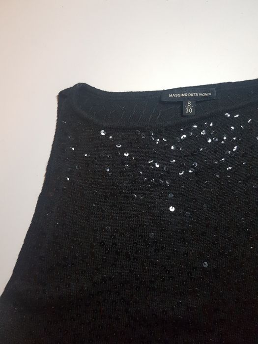 Top de malha com lantejoulas da Massimo Dutti