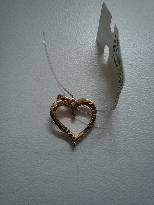 Złota zawieszka serce z prawdziwymi diamentami