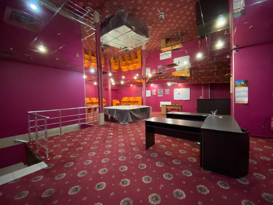 Двоповерхове приміщення 353 м² на пр. Соборний, 152 (пл. Пушкіна)