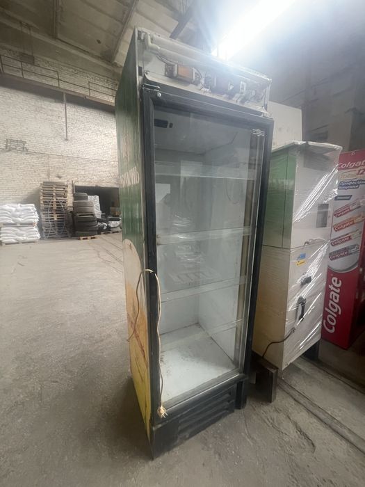 Продам холодильник под ремонт !