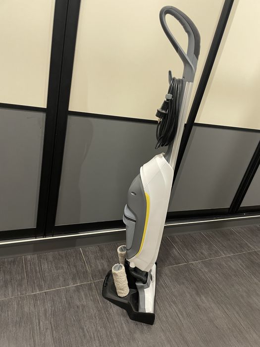 Поломойная машина KARCHER