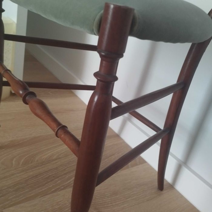Cadeira Antiga em Madeira para Restauro / Projeto DIY