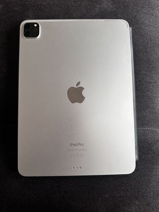 Ipad Pro 11 128Gb WIFI - super stan + etui z klawiatura i touchpadem