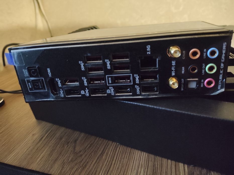 Материнська плата Asus X670e Hero AM5