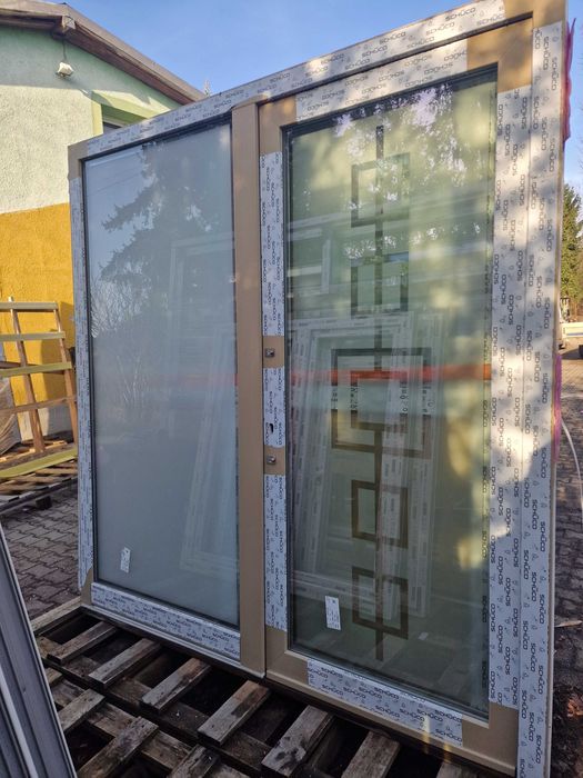 drzwi wejsciowe pcv z naswietlem