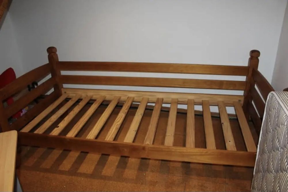 Cama de solteiro c/ colchão