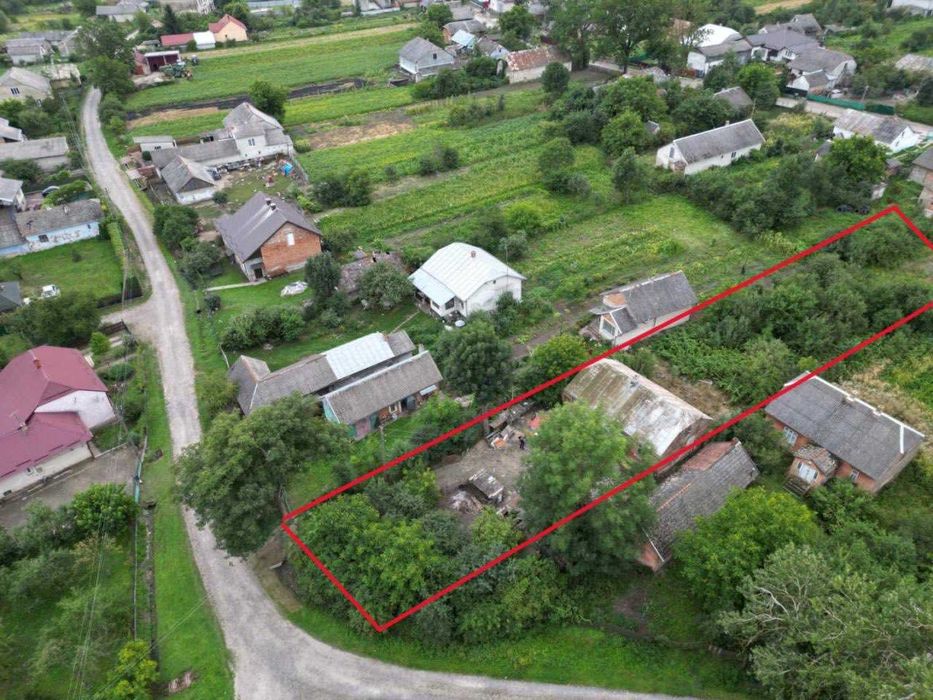 Продаж будинку з земельною ділянкою Львівська область, с. Завидовичі