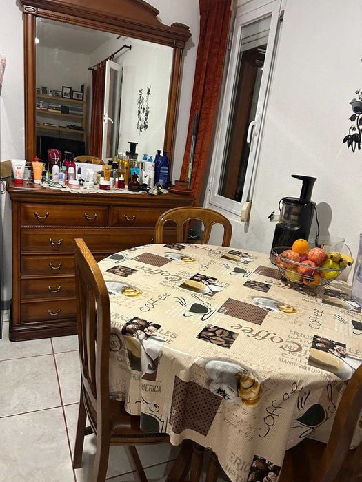 Arrenda-se quarto para casal em Vialonga