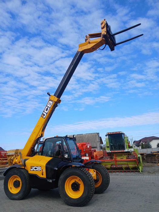 Ładowarka teleskopowa JCB