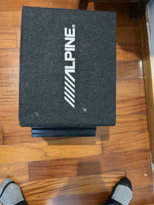 Subwoofer Alpine + Amplificador Crunch – Conjunto