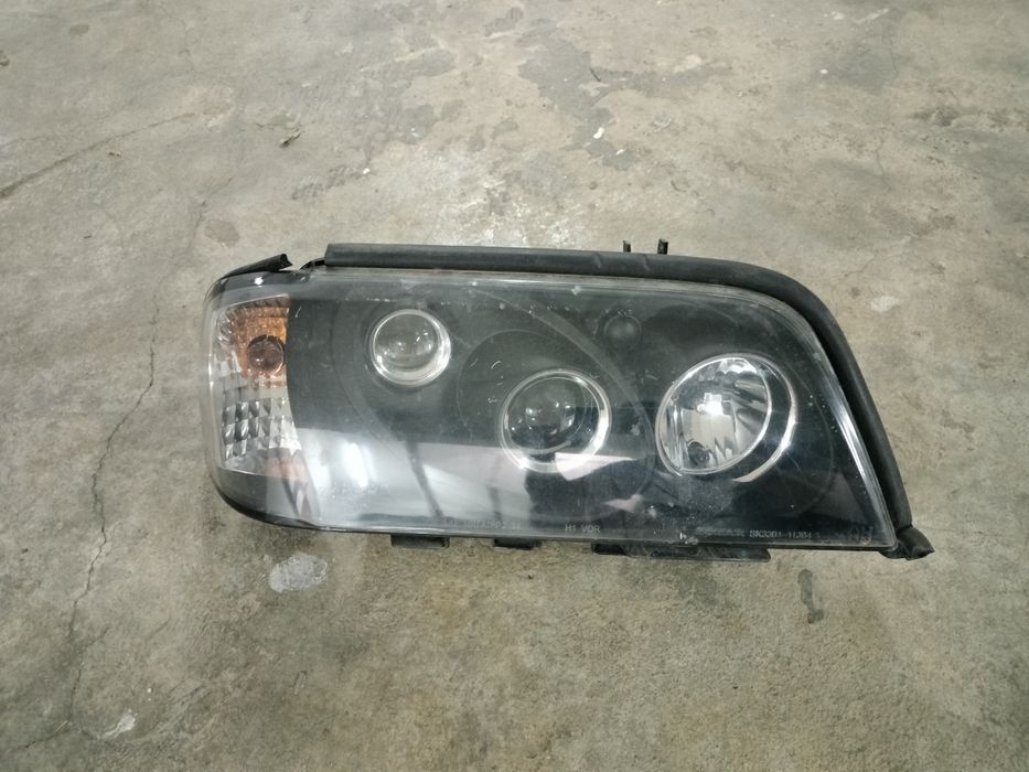 Farol Olho de Boi Mercedes W202 - lado pendura