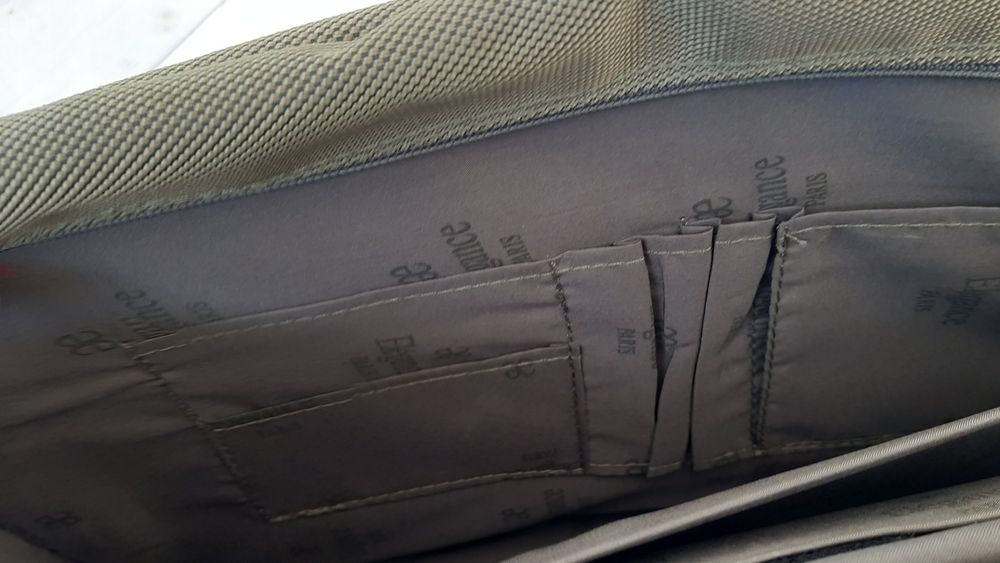 Mala computador verde