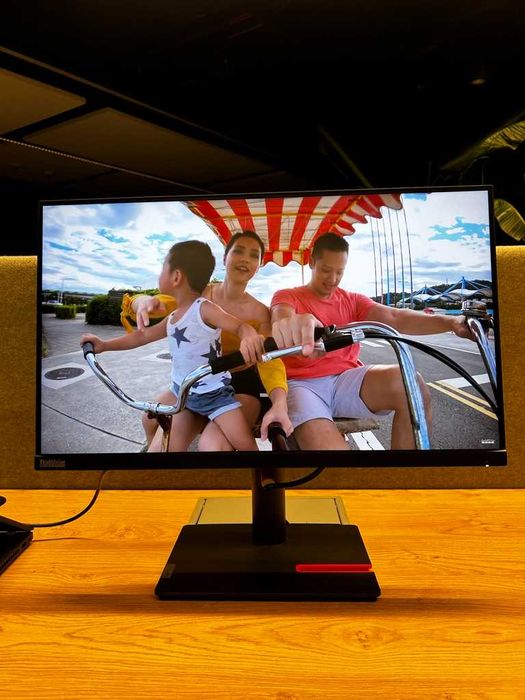 Monitor Lenovo ThinkVision P24h-30 z gwaracją [23.8", QHD, HUB, USB C]
