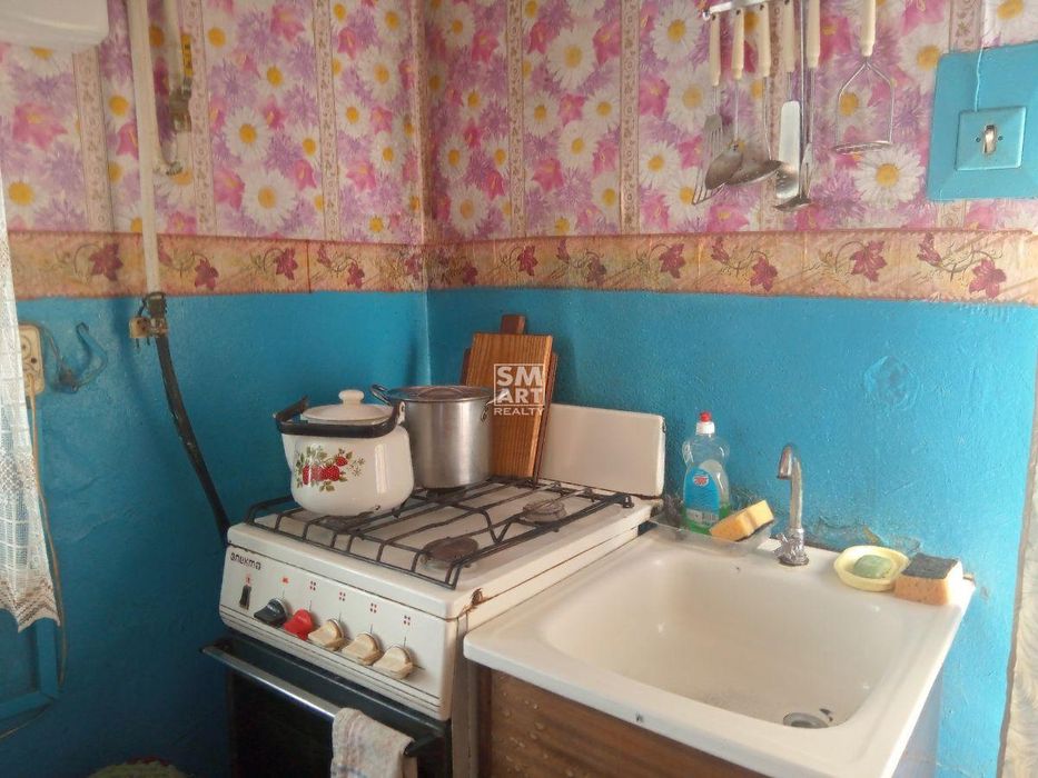 Продаю 1 кімнатну простору квартиру 34 м  у Фастові.