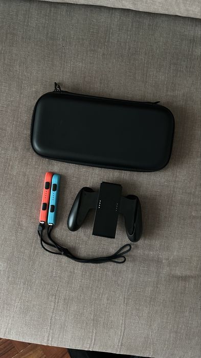 Nintendo Switch c/ Caixa + Bolsa