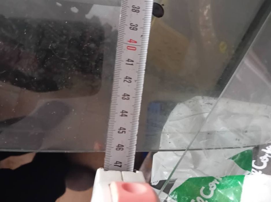 Parabrisas antigo de carro sem identificação de modelo