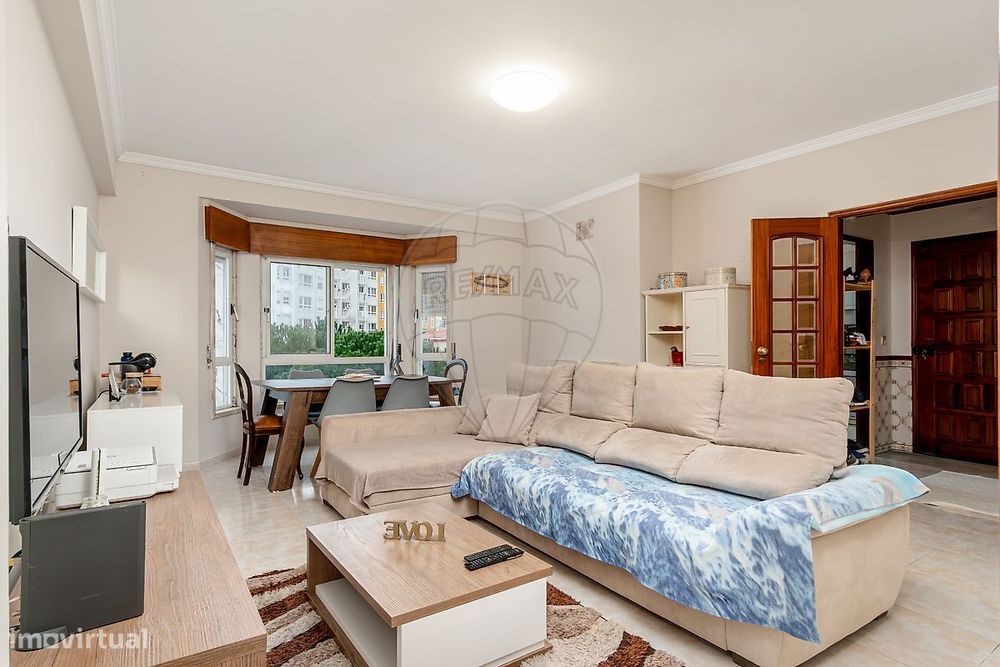 Apartamento T3 para venda — Rio de Mouro, Lisboa