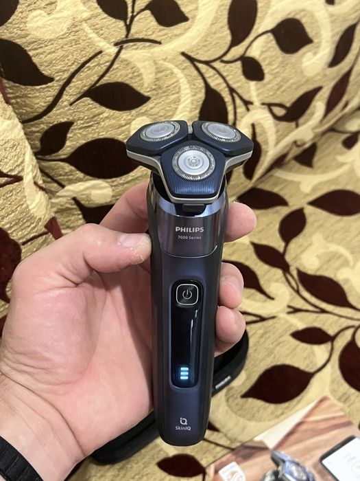 Електробритва філіпс 7000. Philips 7000 series. Бритва  роторна