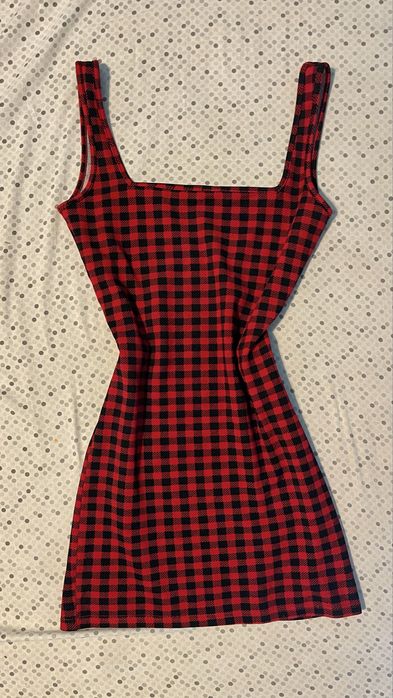 Vestido vermelho e preto , casual