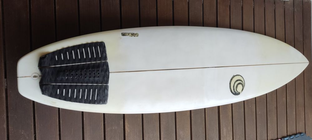 Ótima Prancha de Surf 6'8" pronta para surfar!