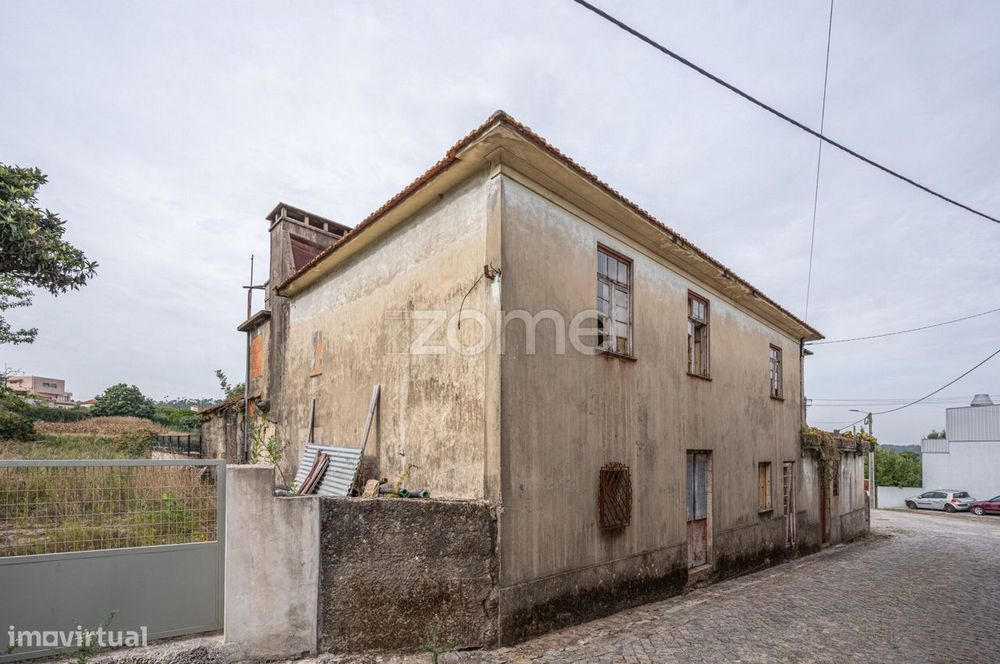 Moradia Independente com projeto aprovado para Venda em Coronado