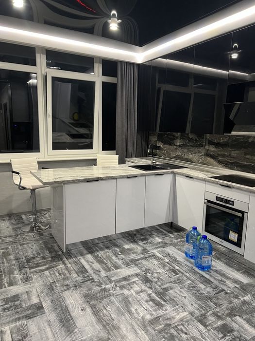 Сдам отличную 1-комнатную квартиру 10 Фонтана 31 жемчужина свет 24/7