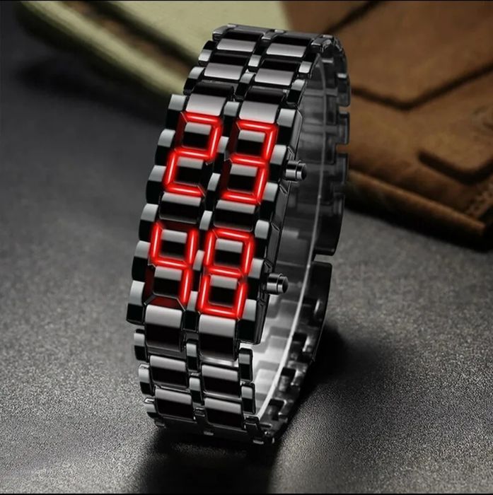 Новые.LED Часы браслет "Iron Samuai".Black.