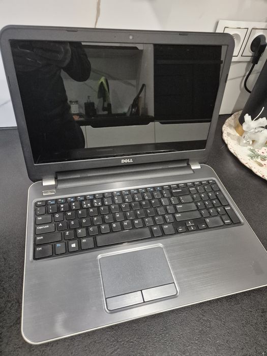 Laptop Dell  15 cali