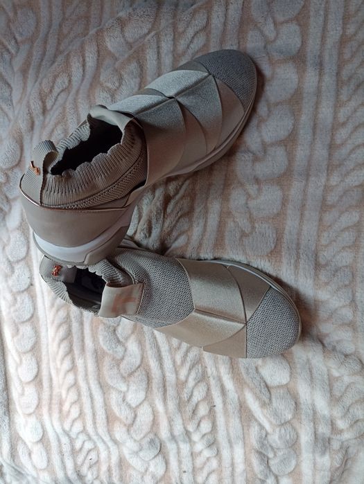 Buty      damskie