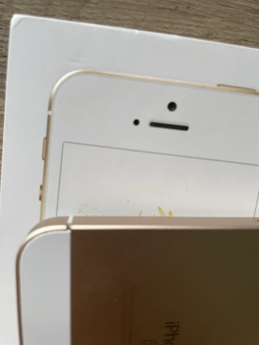 Apple iPhone SE 2016 (1 Gen)