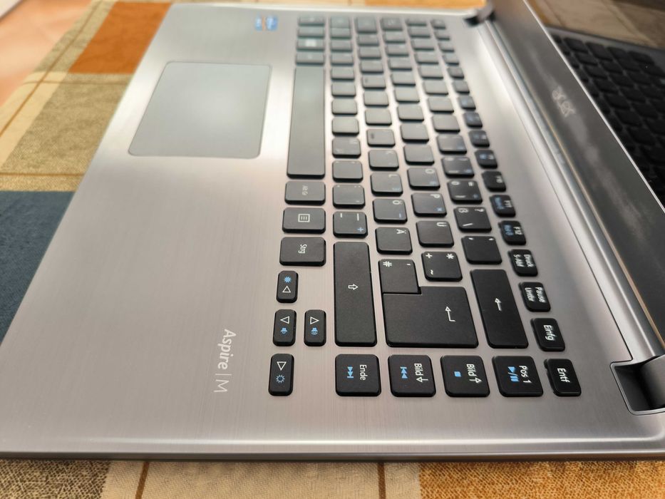 Acer Aspire M3 - i5